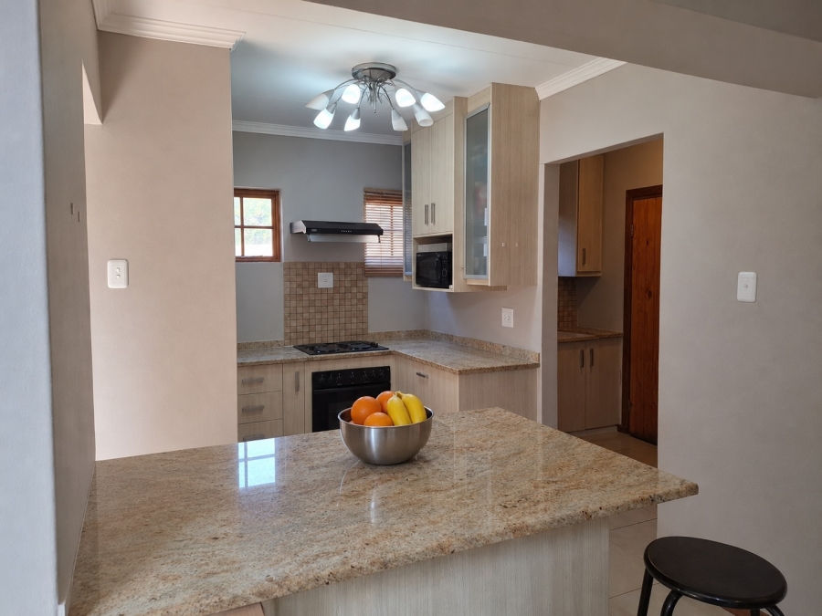 To Let 3 Bedroom Property for Rent in Hillside Free State